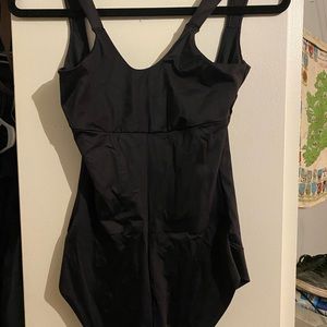 Black full body shape wear size large